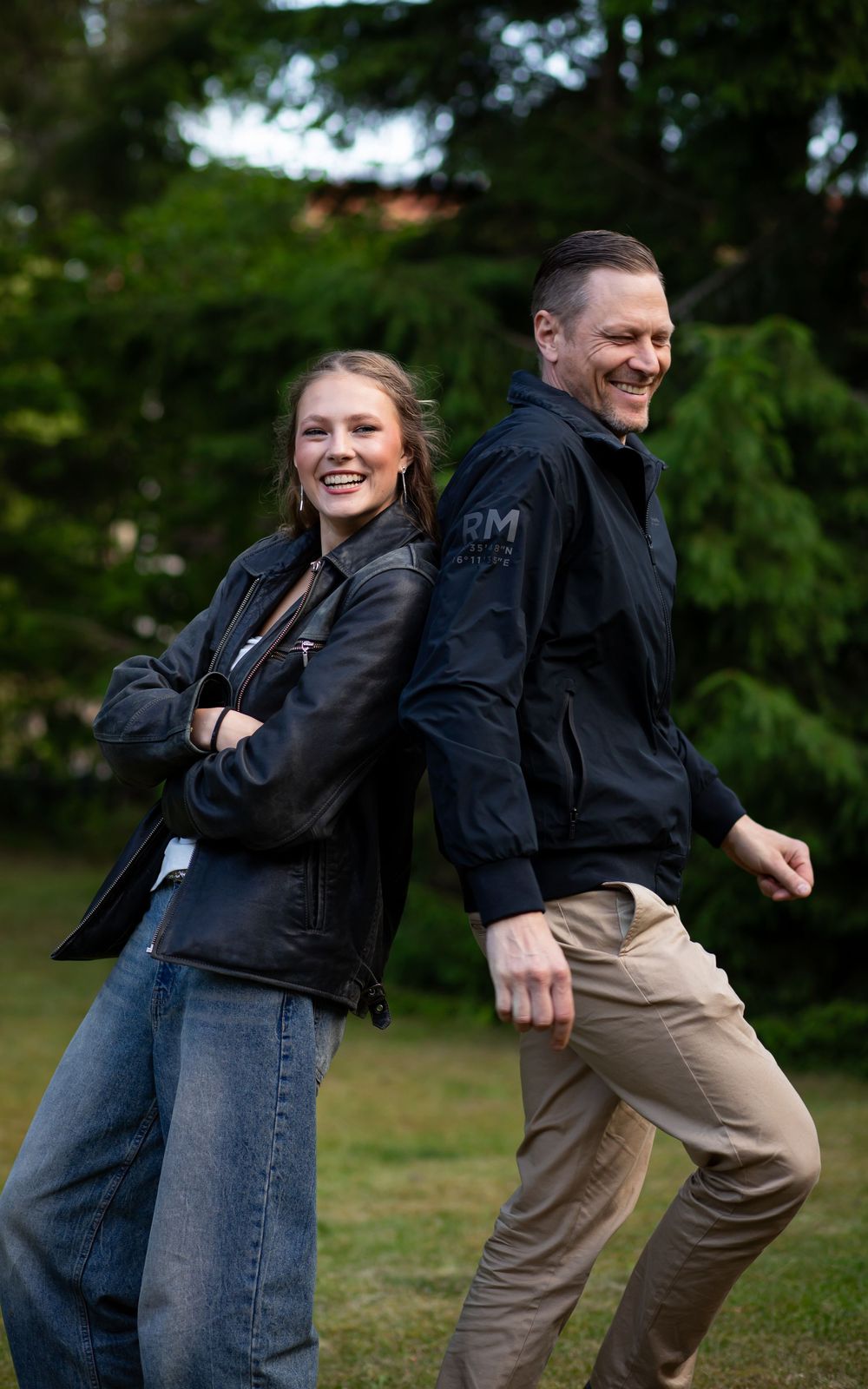 Barnfotograf. Barnfotografering. Syskonfotografering. Familjefotograf. Gravidfotograf. Tyresö Stockholm