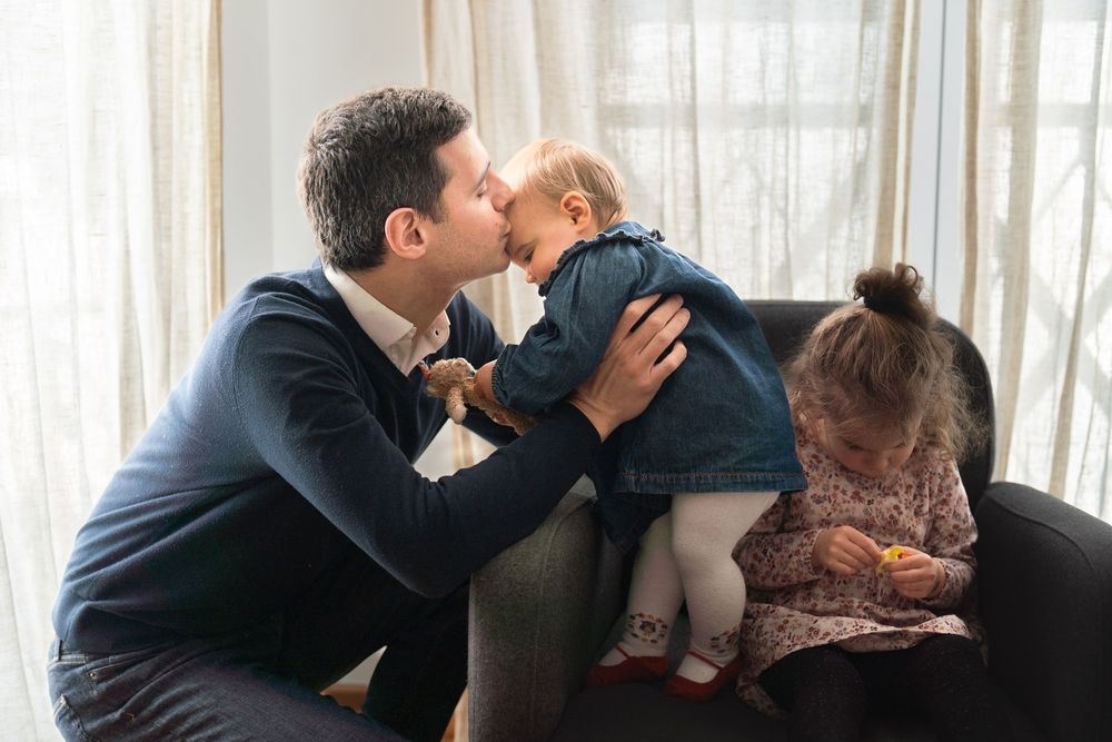 Moment de tendresse en famille, à Rueil-Malmaison
