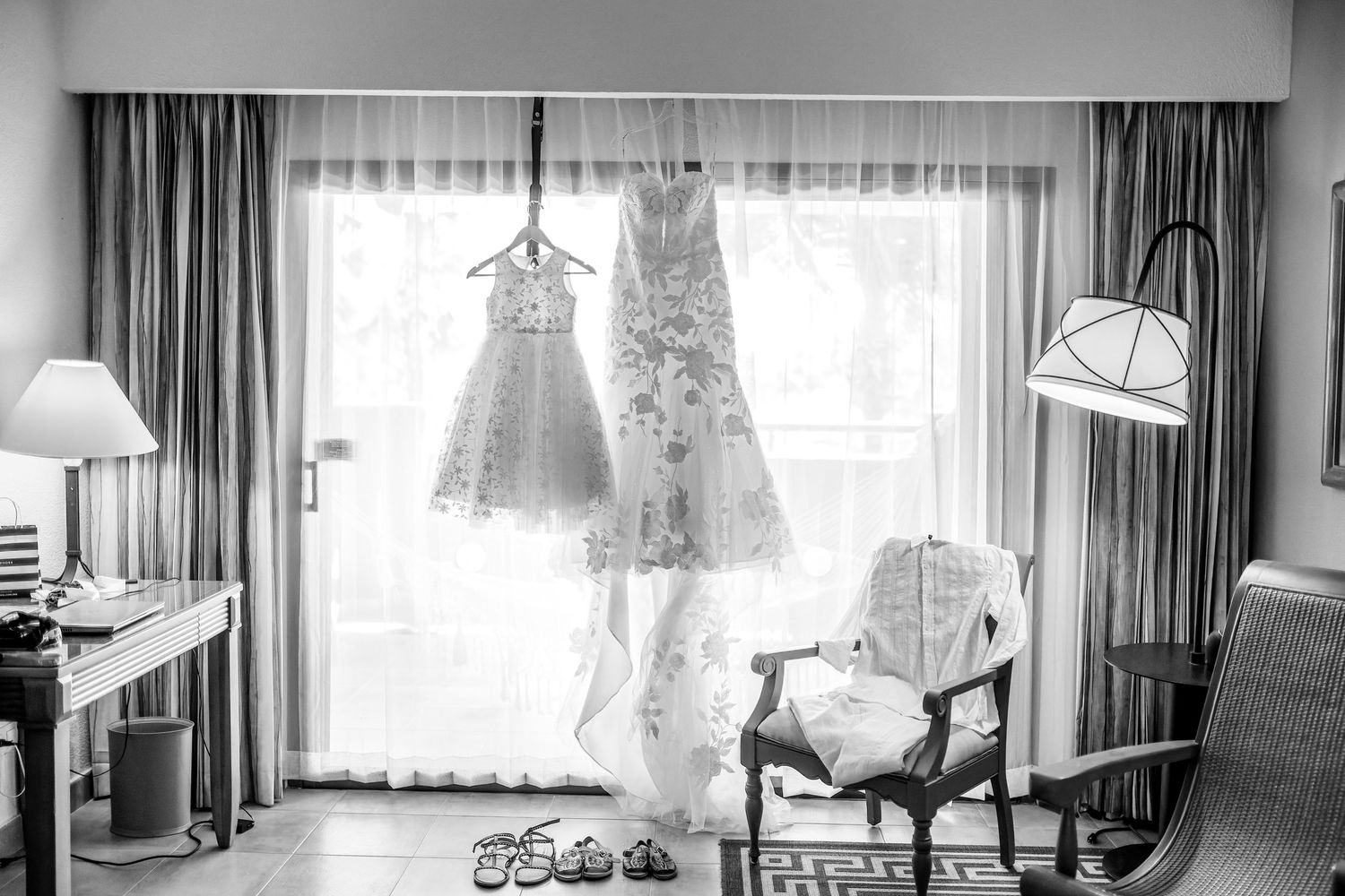 Authentic Tulum destination wedding photo – intimate natural moment.