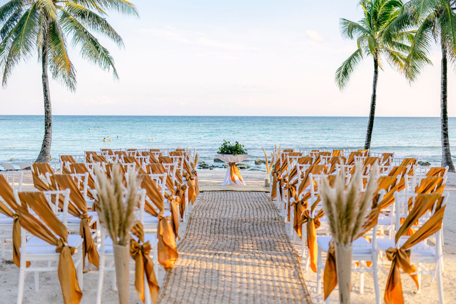 Best Riviera Maya wedding photographers – authentic candid moments.