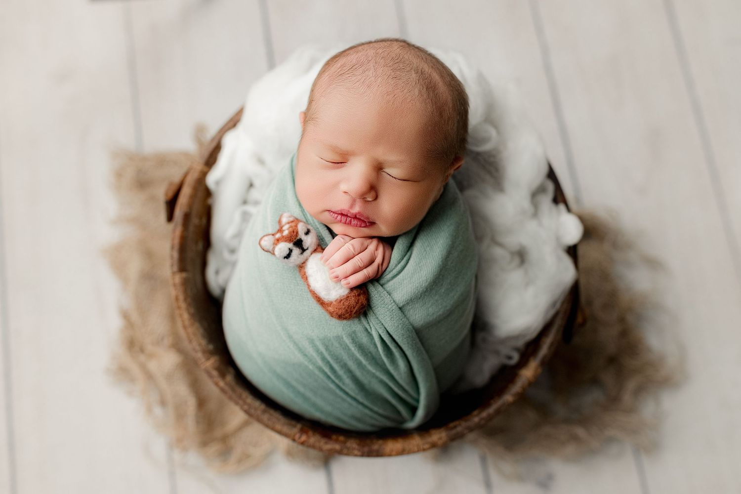Bailey's Photography | Southern Ohio | Indoor Studio Lighting | Calm Newborn Photo Setting