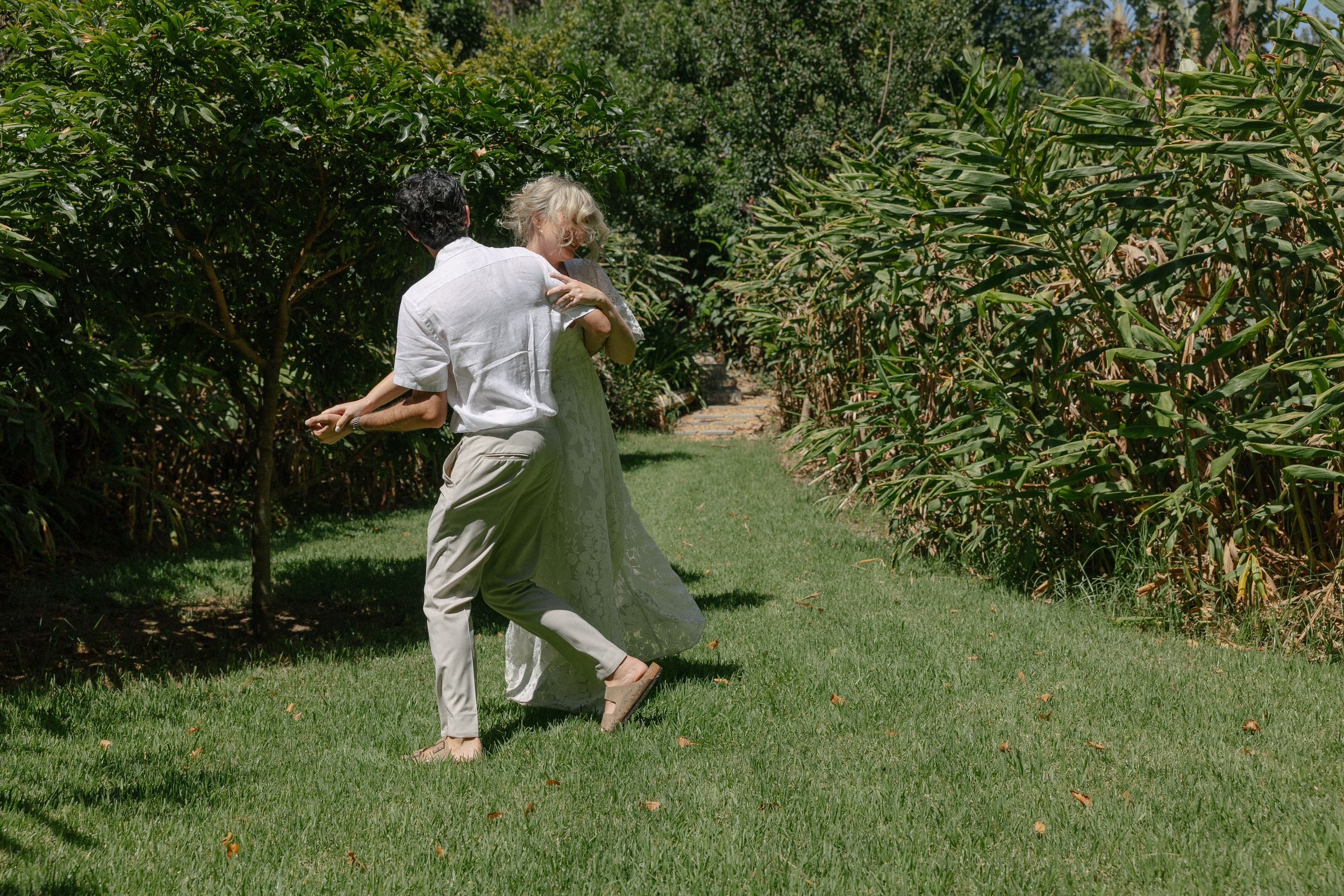 Victoria and York at Forest Cottage documentary wedding photos capturing authentic celebrations. A Cape Winelands Constantia wedding