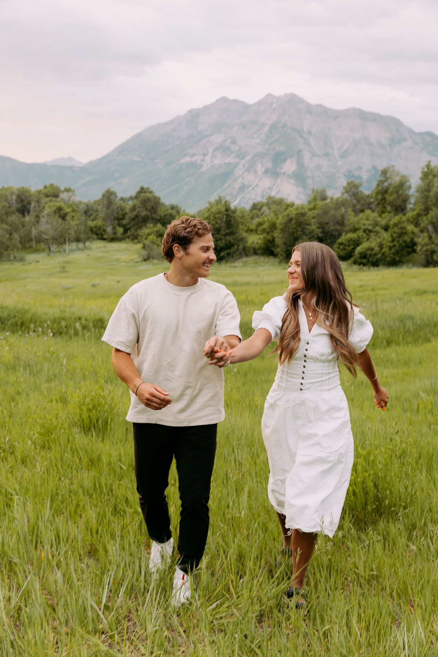 Couple photo session in the Provo Mountains.