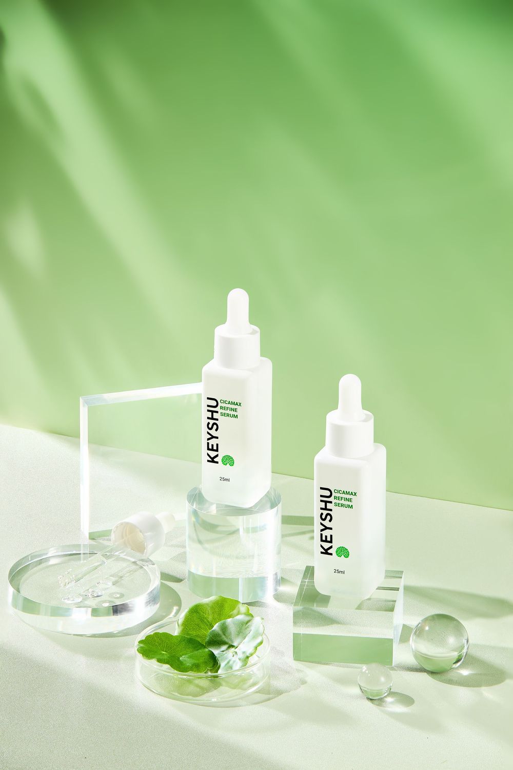 Ảnh chụp mỹ phẩm skincare organic concept thiên nhiên tươi mát trong studio