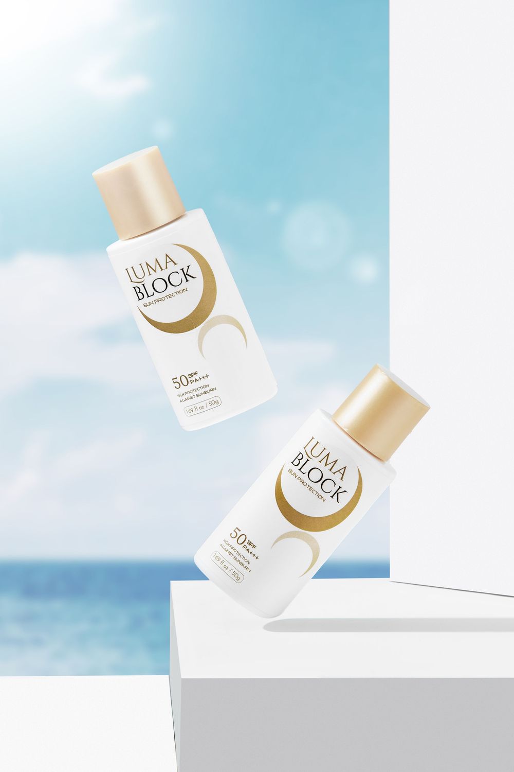 Chụp ảnh kem chống nắng nền biển tự nhiên phong cách quảng cáo