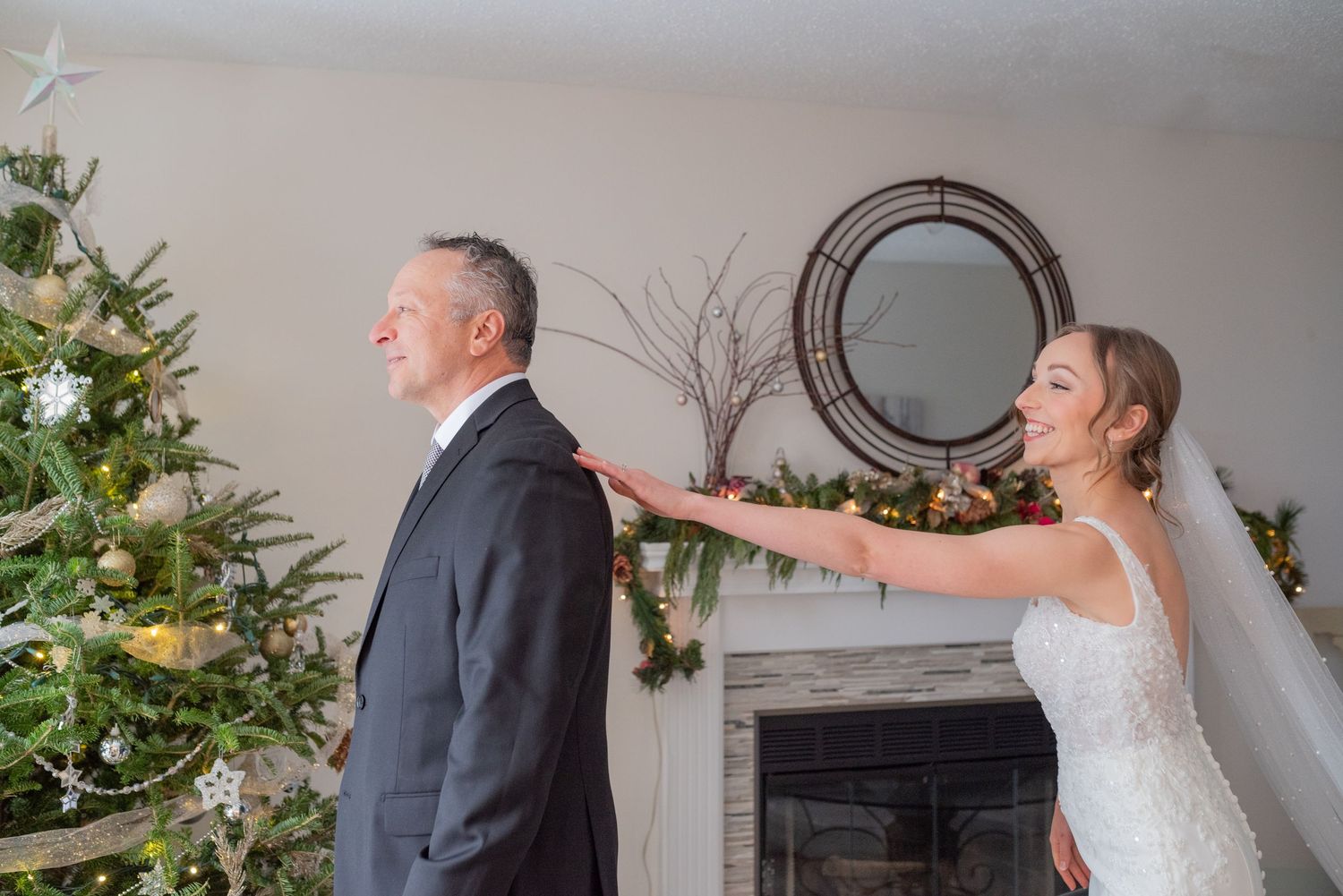 Bride shares emotional first look with father in cozy Ottawa home