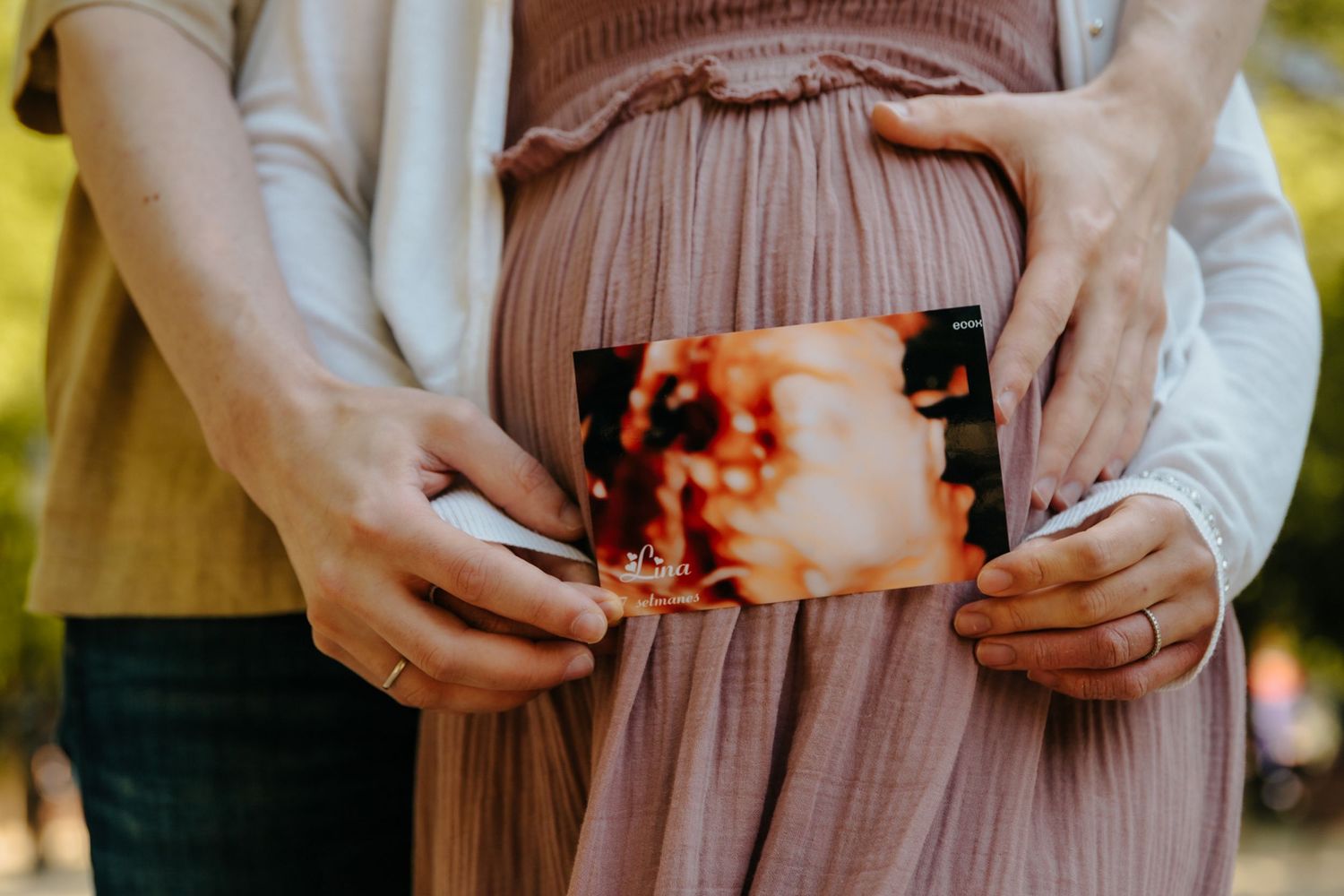 Hikari’s maternity glow captured with Sagrada Familia
