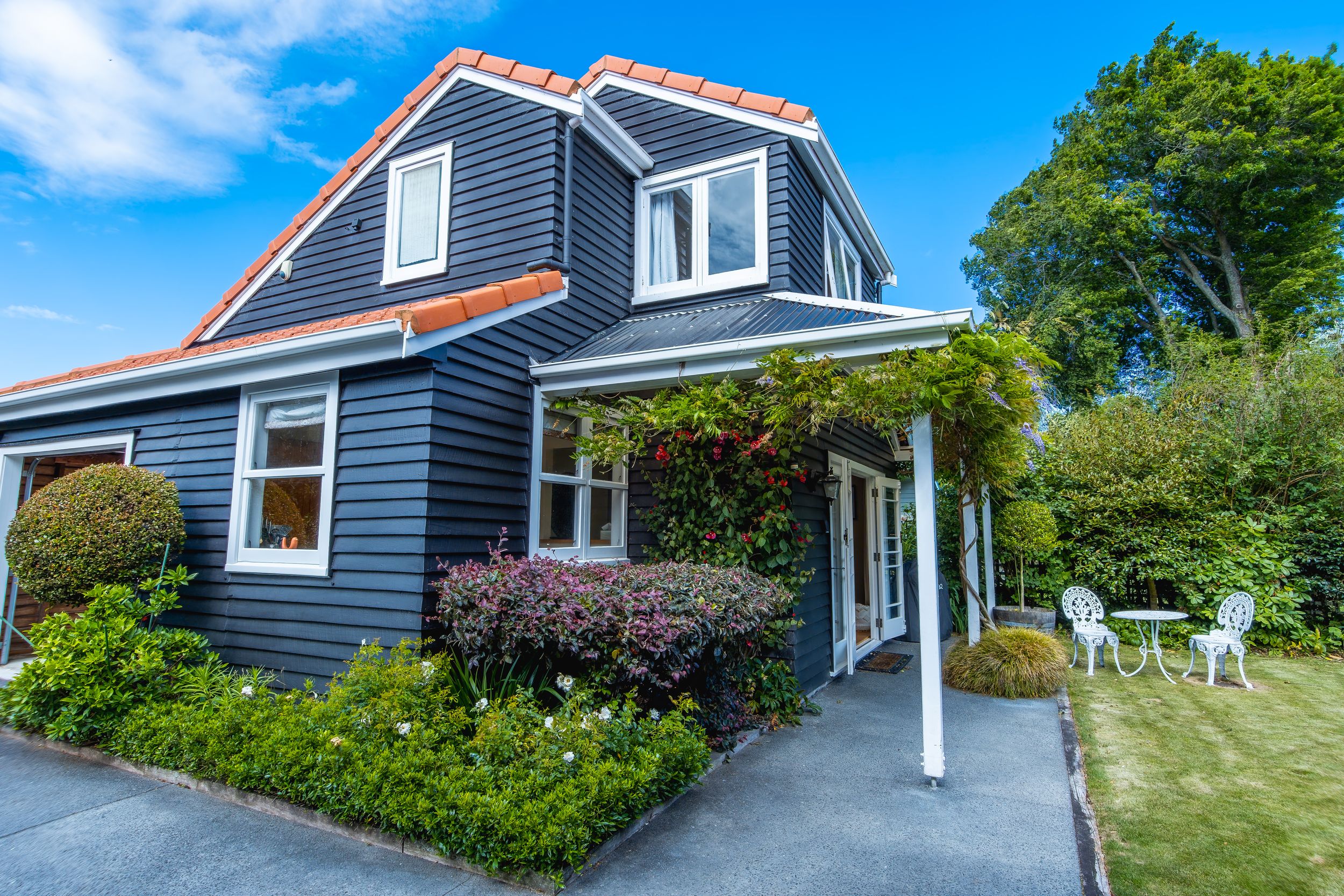 Professional commercial, real estate, Airbnb, holiday let, business, product, and branding photography in Rotorua & Bay of Plenty.