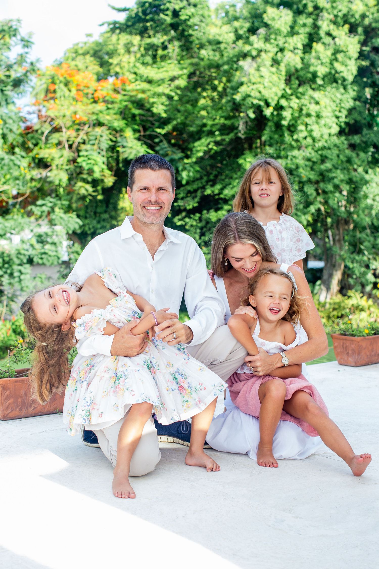 Family portrait. Dad, mom, and three daughters. Guaynabo, Puerto Rico.