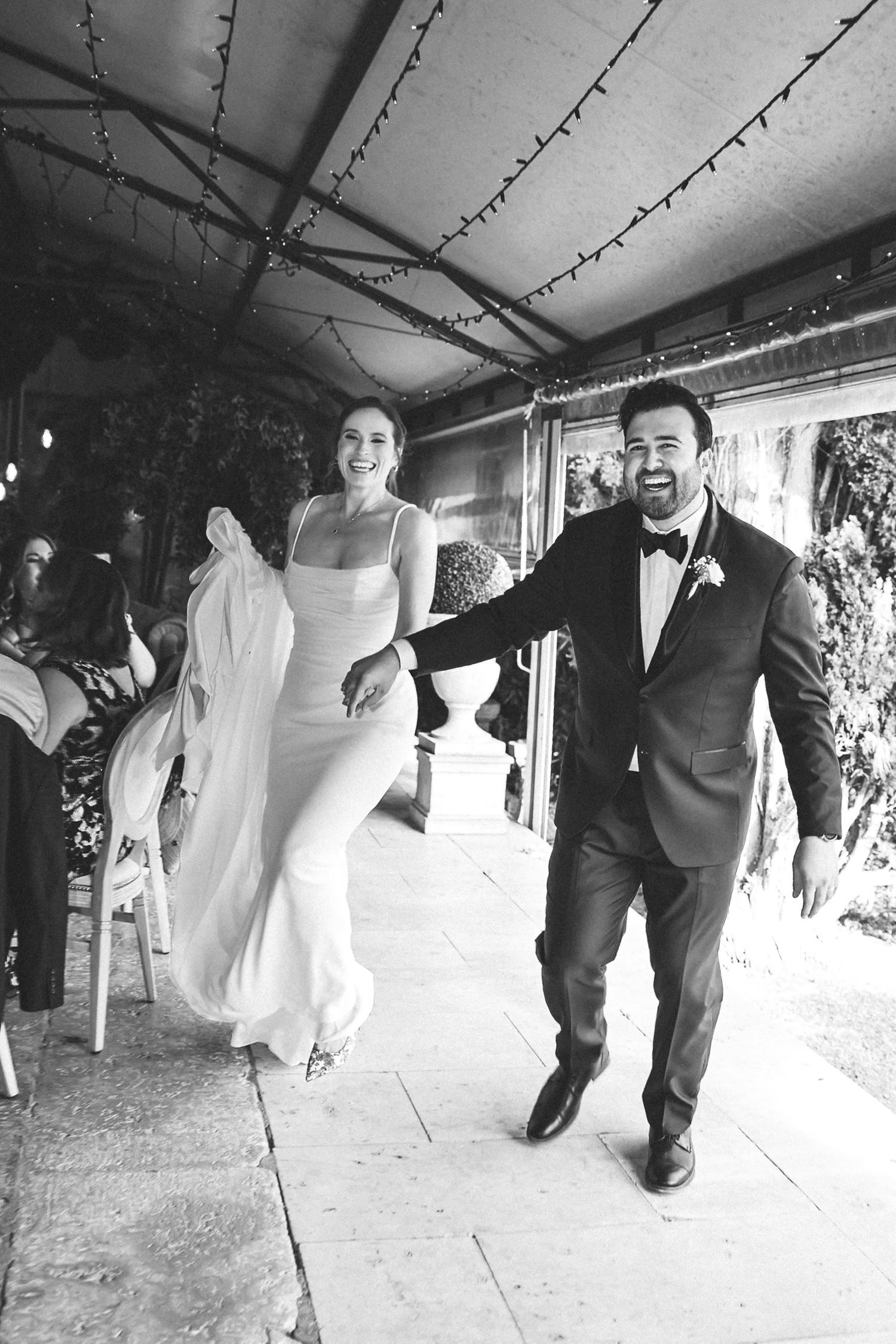 Joyful candid moments during Rachael and Aaron’s Quinta do Torneiro wedding in Lisbon, Portugal