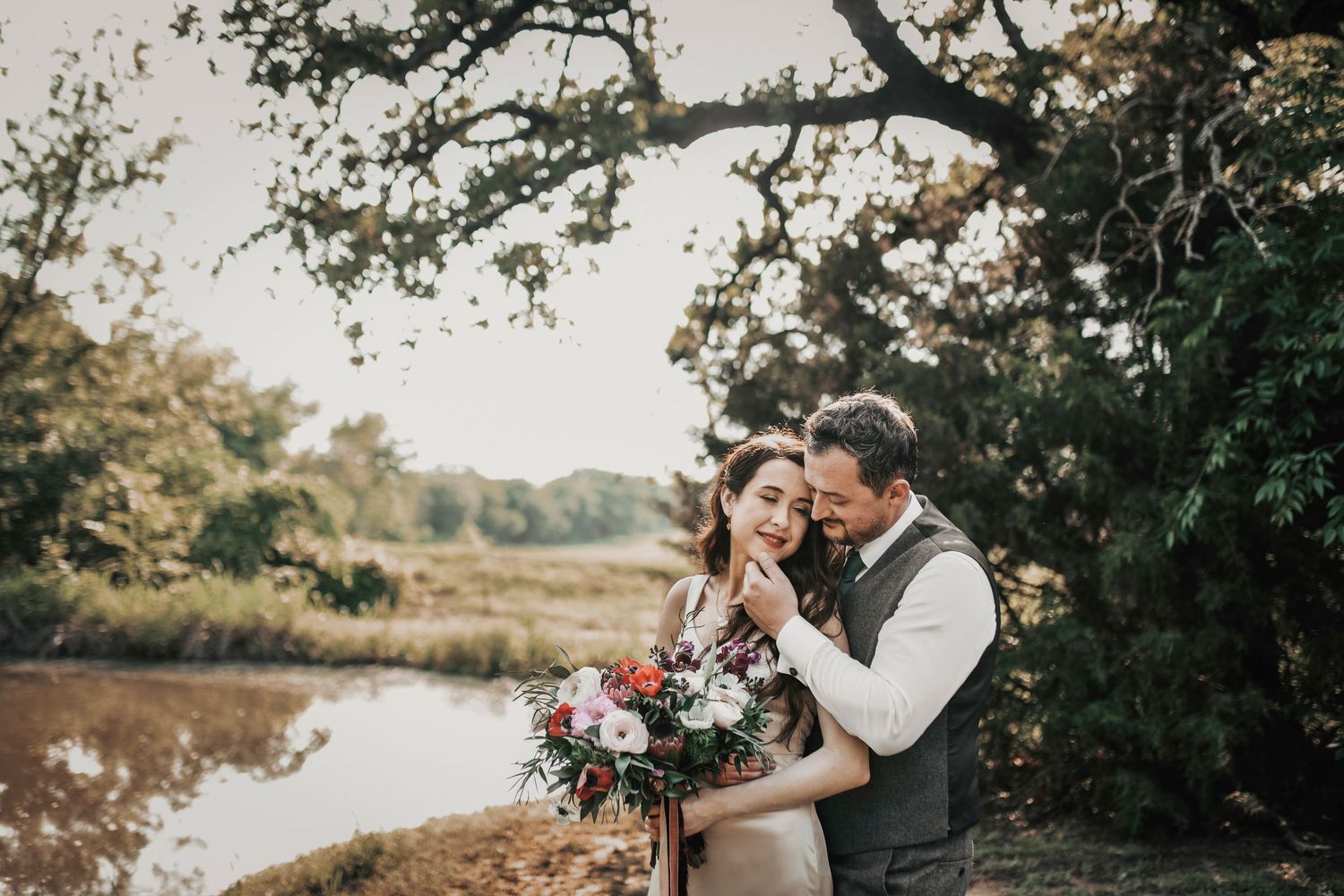 bride and groom formal photos at oak and ivy