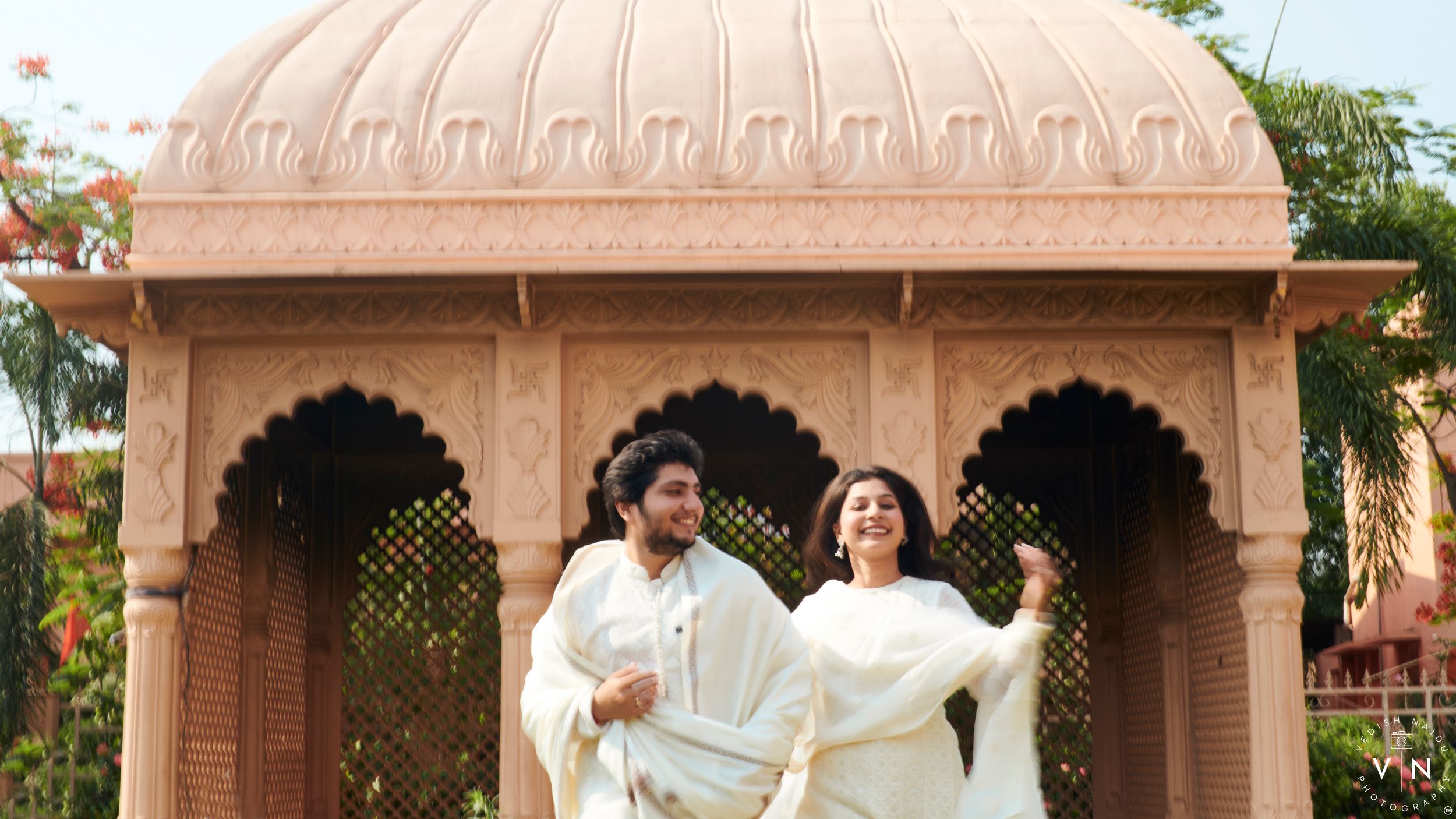 fun candid moments wedding