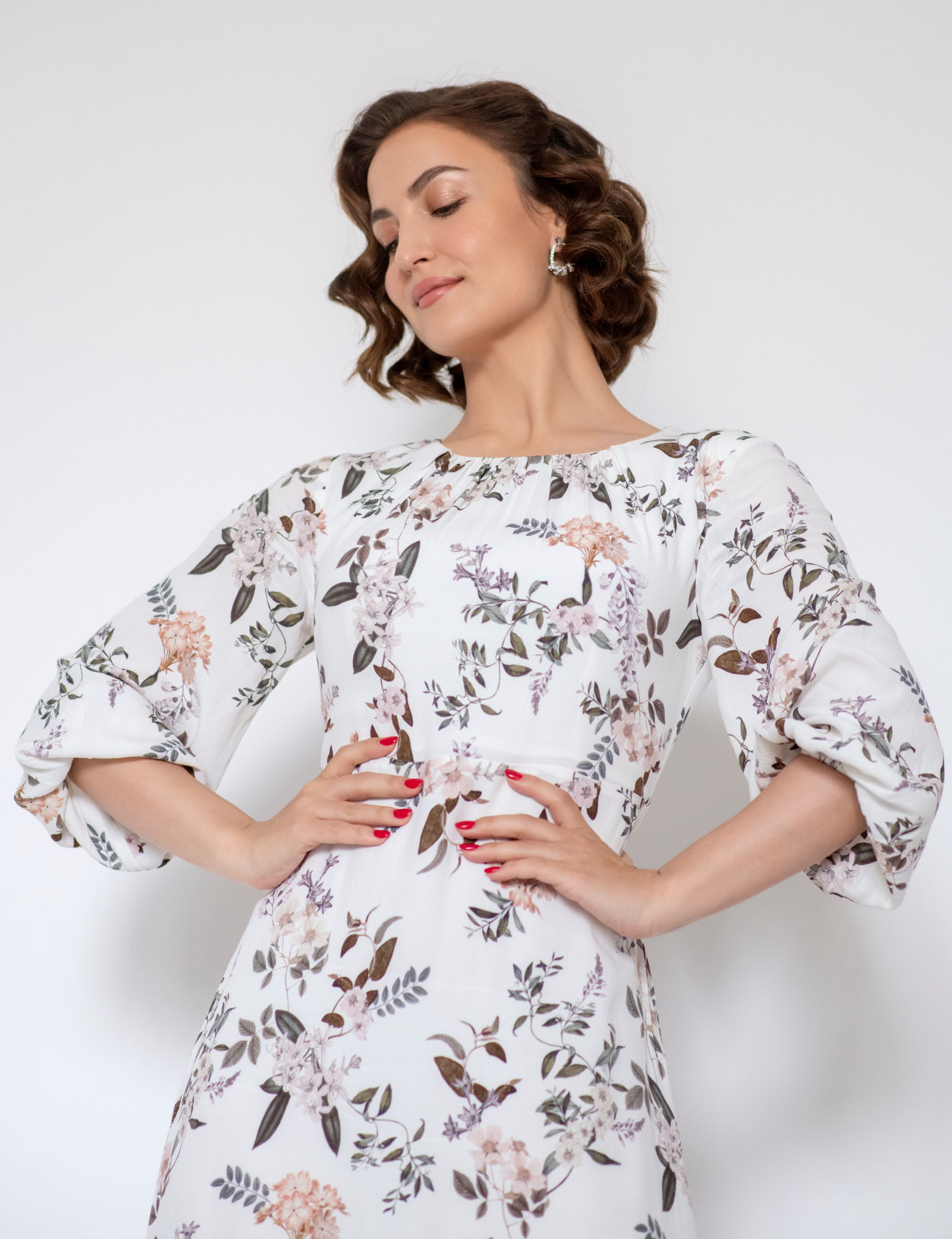 Elli AvrRam
Swedish-Greek actress