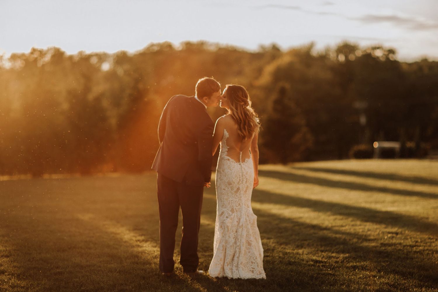 Alexa + Peyton | © Carly Arnwine Photography | Shadow Creek | Purcellville, Virginia | Erin Sellers | Dragonfly Events | Fluffy Thoughts