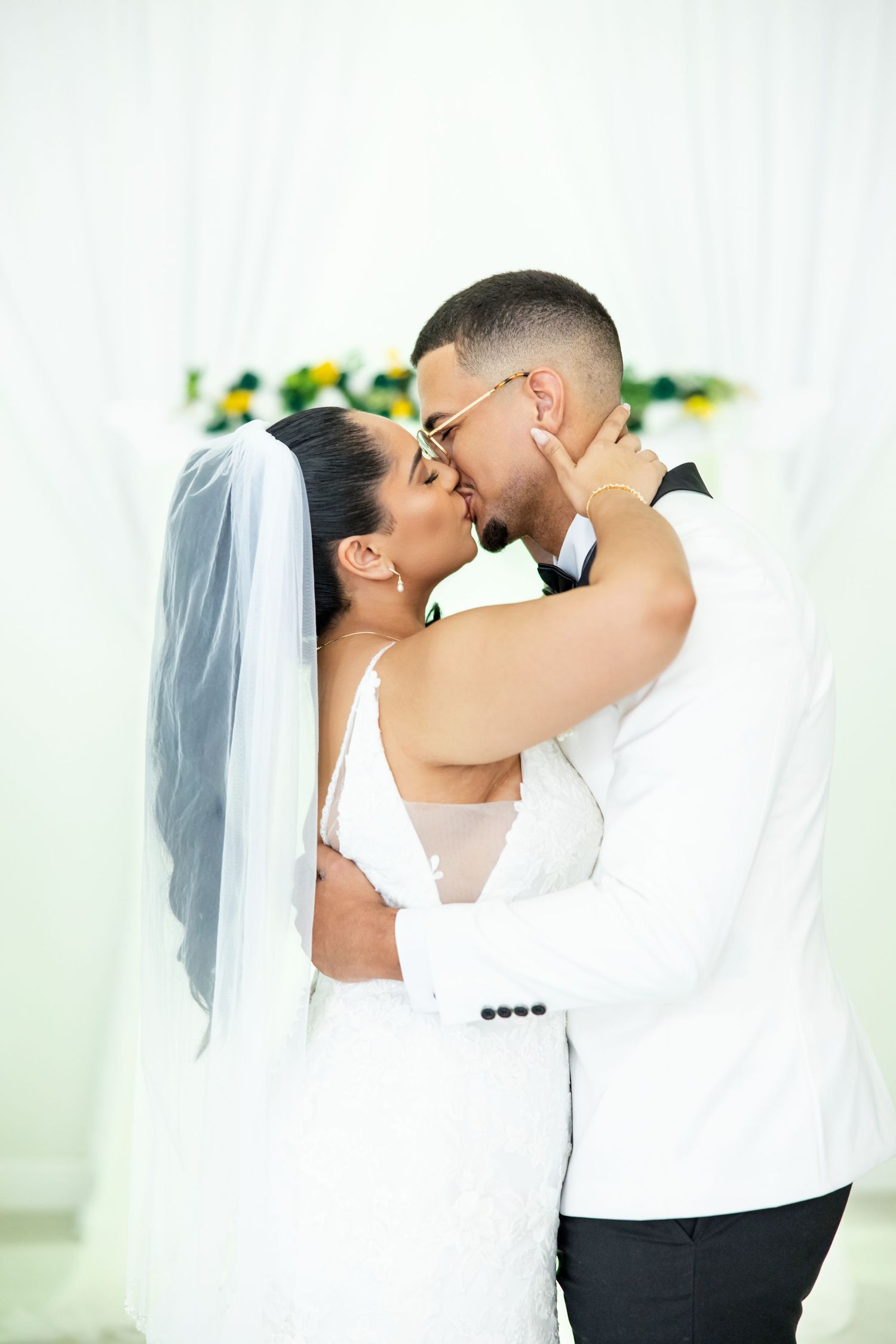 Timeless wedding portraits. Elegant wedding photographer; high-end imagery with sophistication and quality.