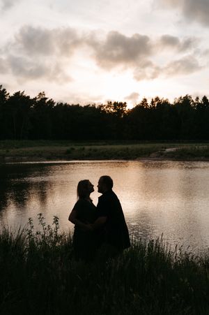 Melissa Stuer Photography Moederschapsfotograaf Moerbeke Oost-Vlaanderen 
zwangerschapshoot  koppel water zwanger -  fotograaf waasland