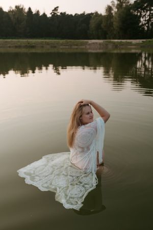 Melissa Stuer Photography Moederschapsfotograaf Moerbeke Oost-Vlaanderen 
zwangerschapshoot  water zwanger -  fotograaf waasland