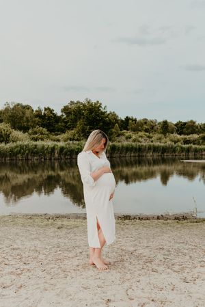 Melissa Stuer Photography Moederschapsfotograaf Moerbeke Oost-Vlaanderen
zwangerschapsfotoshoot - zwangere vrouw waasland
