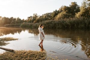 Melissa Stuer Photography Moederschapsfotograaf Moerbeke Oost-Vlaanderen
zwangerschapsfotoshoot - zwangere vrouw in water