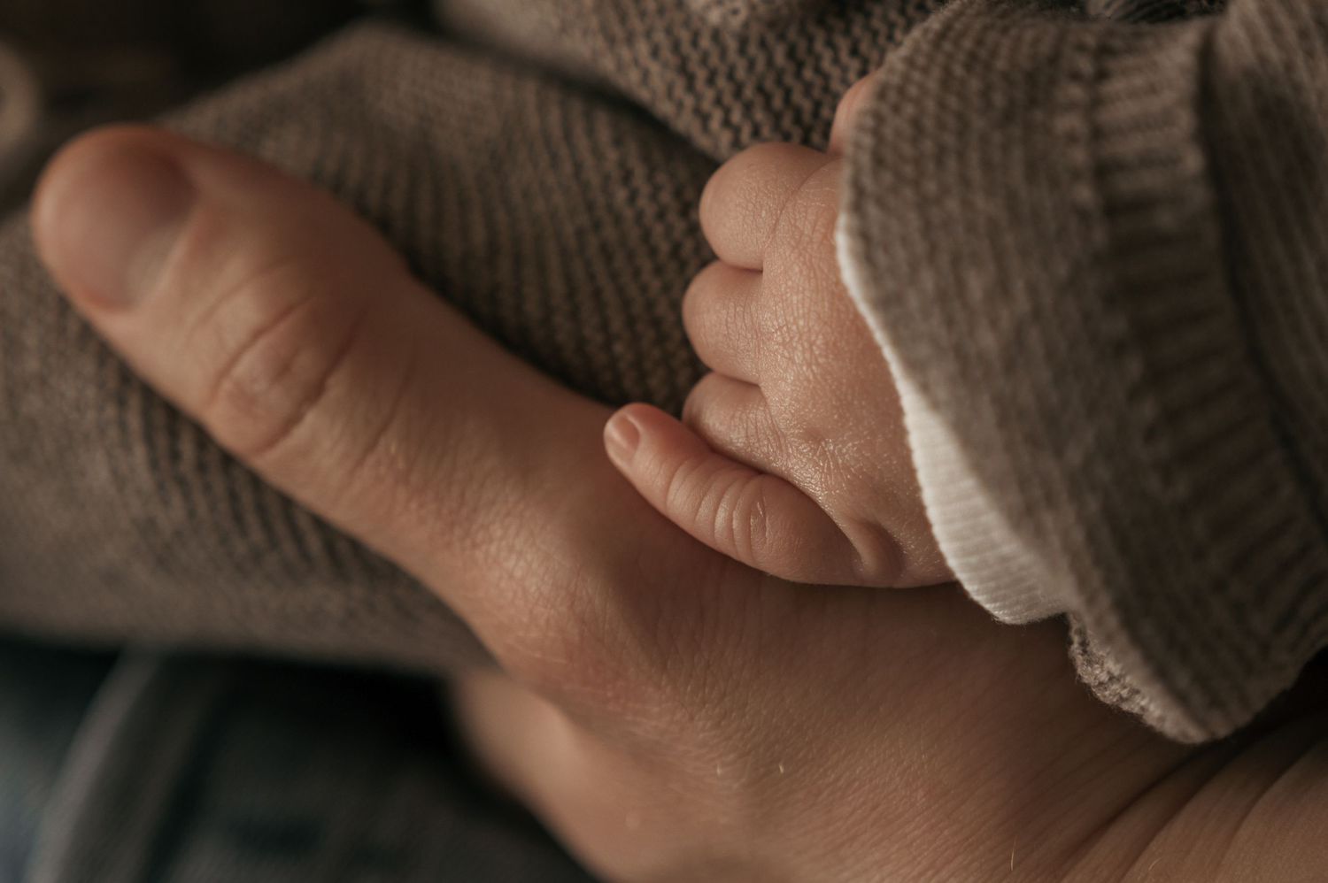Newborn details Marjolein Maes Fotografie