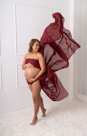 Experience the most elegant maternity photoshoot in Dubai with MohaStudio.
the best maternity photography experiences in Dubai and the UAE