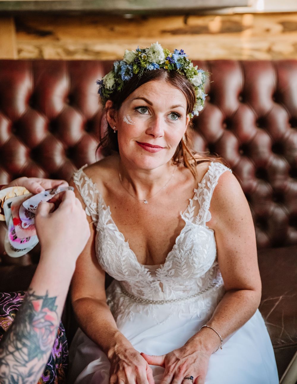 candid wedding photography at a the Gaggle of Geese tipi wedding venue in Dorset. Relaxed Dorset Wedding photographer