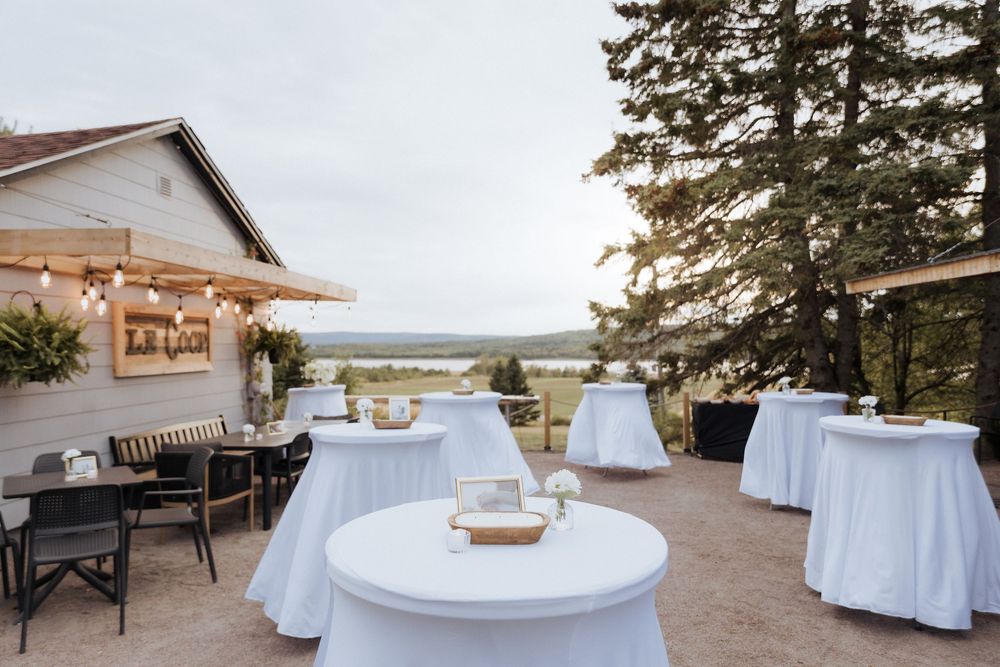 Outdoor wedding venue at sunset, Crooked River Distillery unique wedding venue in New Brunswick, intimate elopement photographer Moncton