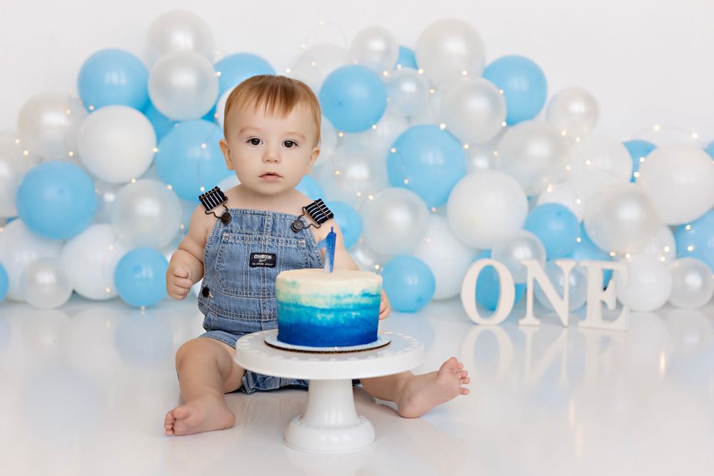 Cake Smash Photographer in Wisconsin, studio in Watertown WI serving Dodge County Jefferson County and Waukesha County