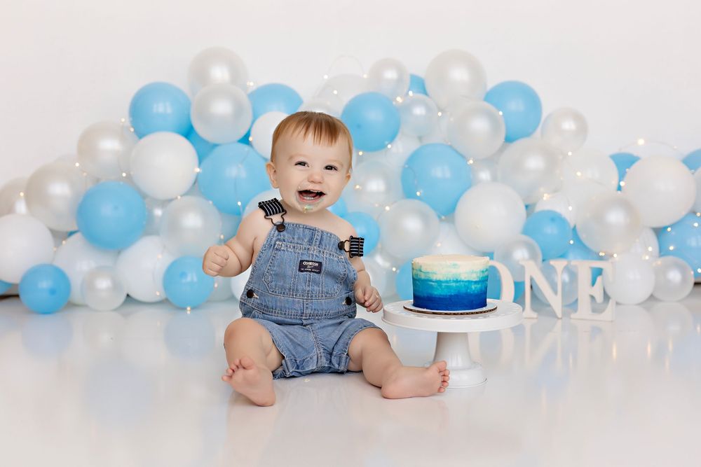 Cake Smash Photographer in Wisconsin, studio in Watertown WI serving Dodge County Jefferson County and Waukesha County
