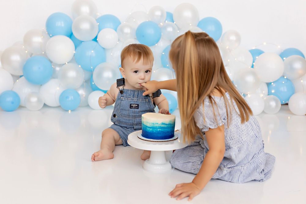 Cake Smash Photographer in Wisconsin, studio in Watertown WI serving Dodge County Jefferson County and Waukesha County