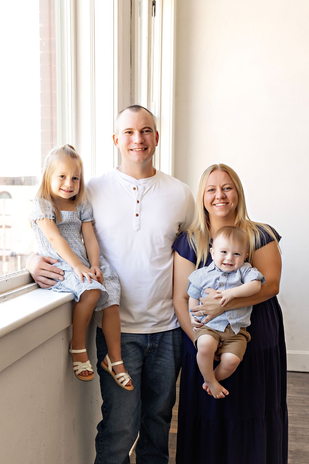 Family Photographer in Wisconsin, studio in Watertown WI serving Dodge County Jefferson County and Waukesha County
