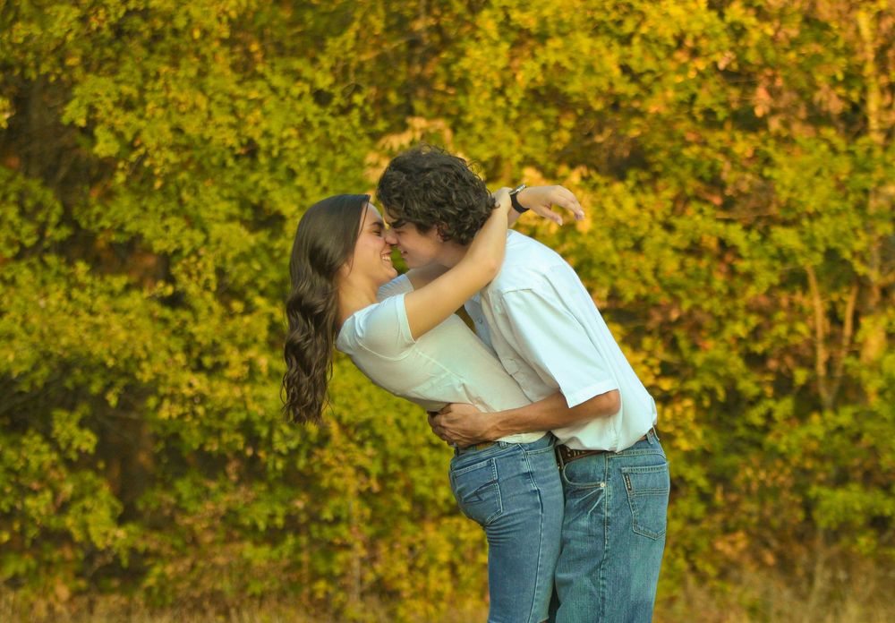 The Swofford couples sessions done by Nicole Banet Photography