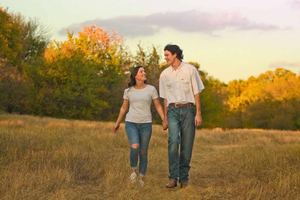 The Swofford couples sessions done by Nicole Banet Photography