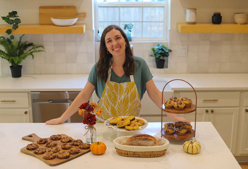 Bakes By Marta branding shoot by Nicole Banet Photography.
