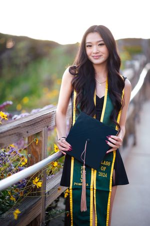 Cal Poly Pomona grad photography session
