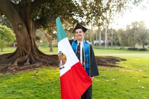 UCI grad photographer near me