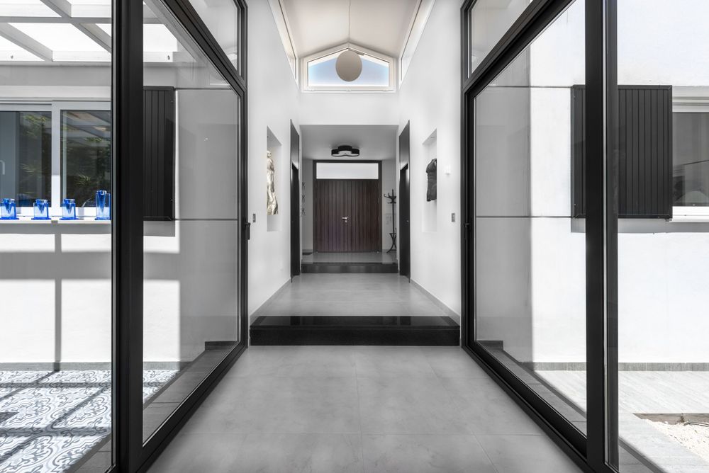 Fotografía de interiores que muestra diseño moderno y espacios elegantes. Costa del Sol, Marbella, Nerja y Málaga, por Roberto Centurión