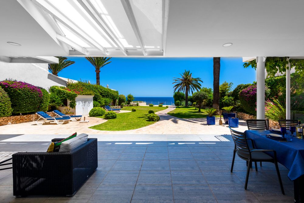 Stunning interior photography showcasing modern design and stylish spaces, Costa del Sol, Marbella Nerja, Málaga. by Robert Centurion.