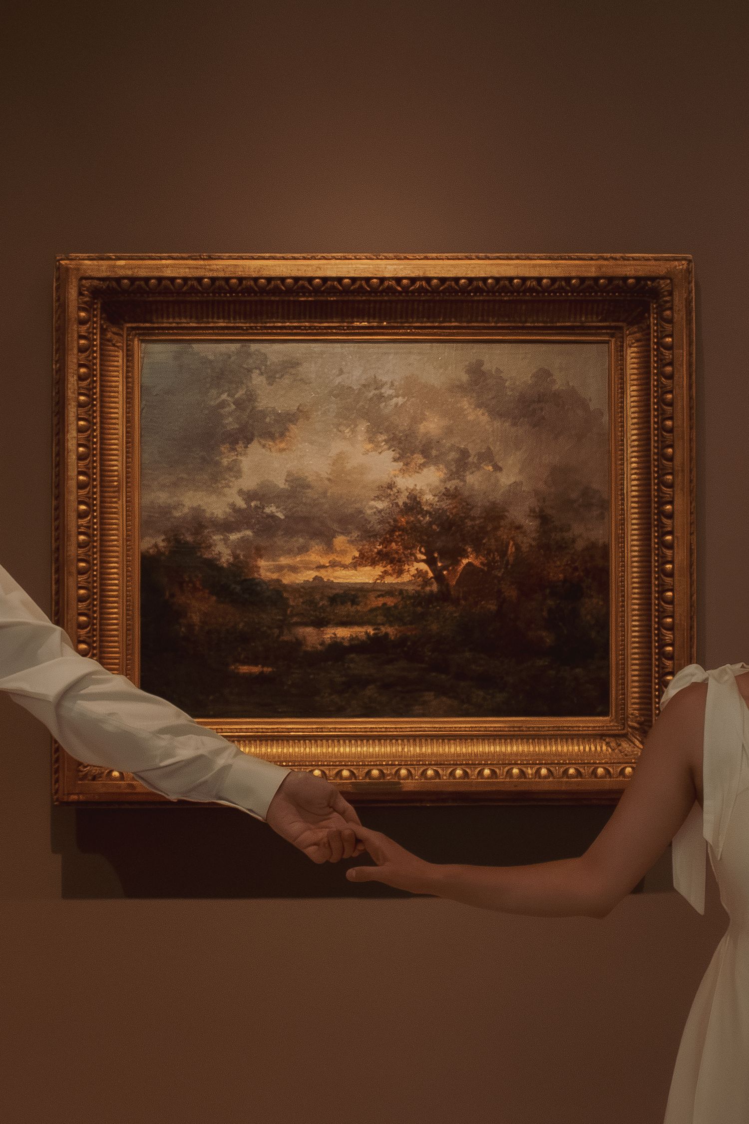 Couples session at the Dallas art museum
