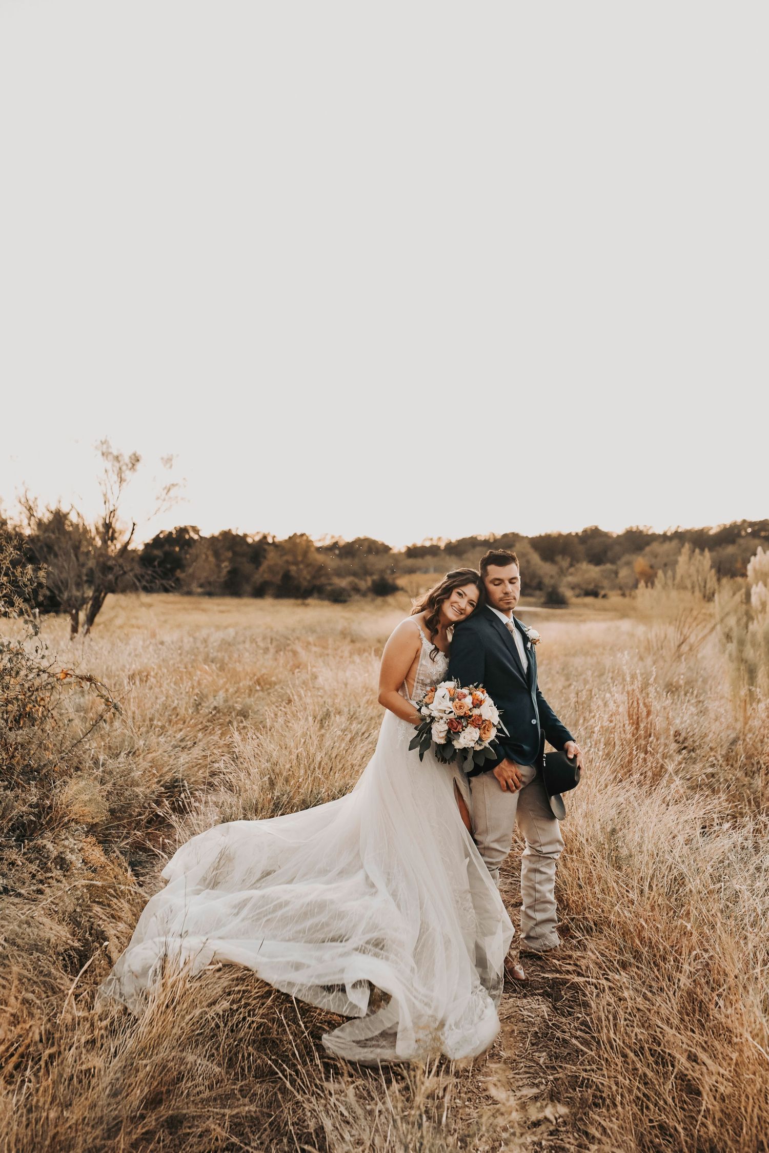 Countryside sunset wedding photos at The Barn at Paradise