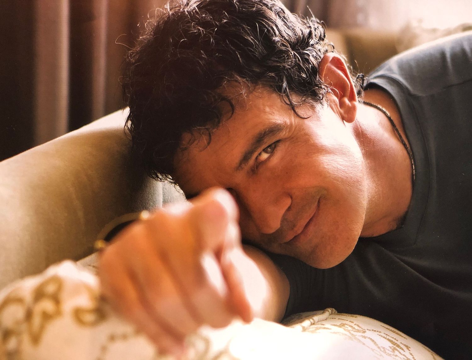 @antoniobanderas    Actor, productor y guionista malagueño radicado en Holywood desde hace mas de 4 décadas.