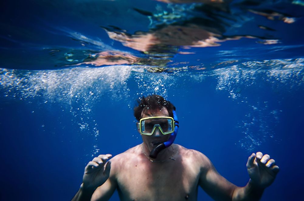 Underwater in Hawaii.  #eventphotography #familyphotographer #photographer #portraitphotographer