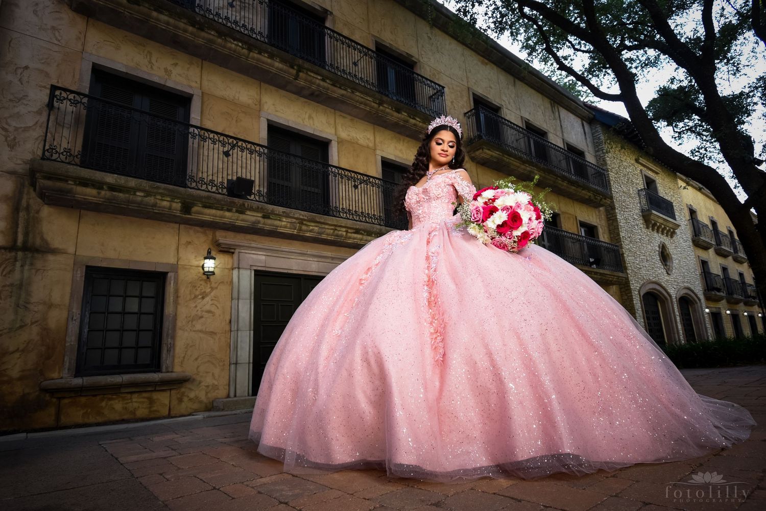 Fotolilly Photography quince save the date photoshoot created for Dallas Fort Worth families planning a once in a lifetime quince