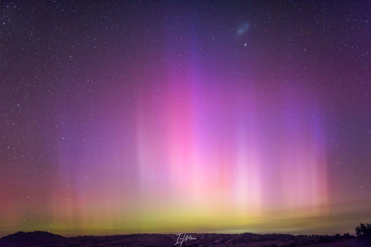 Aurora Australis, Jugiong