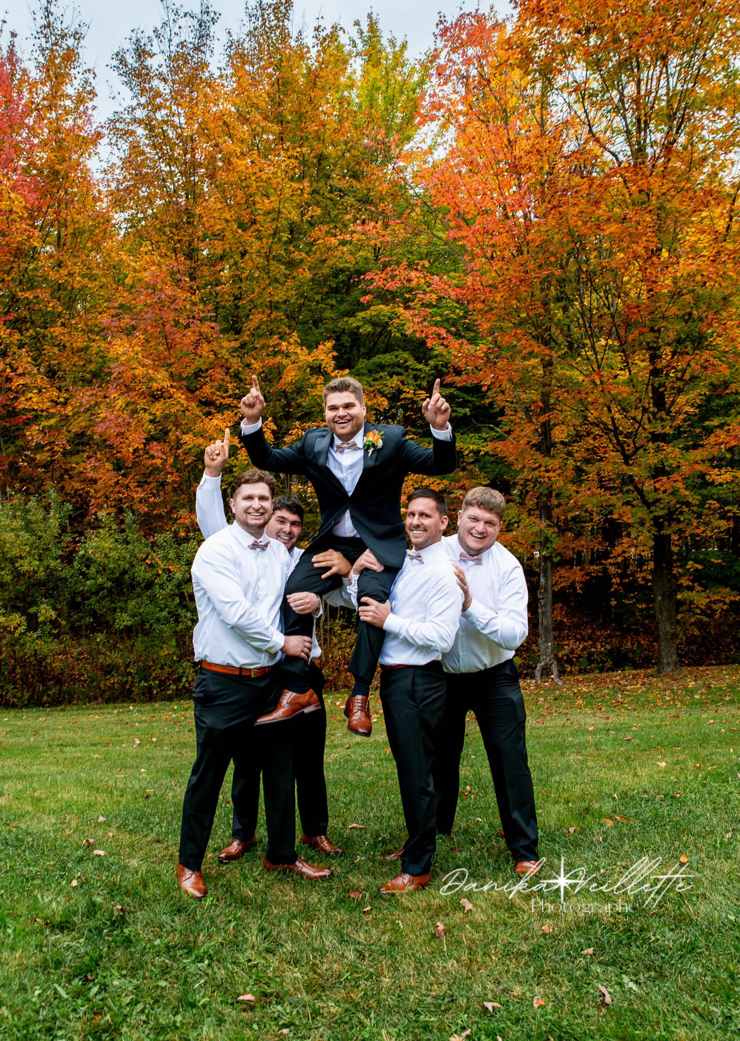 Cortège, hommes d'honneur. mariage, célébration, automne