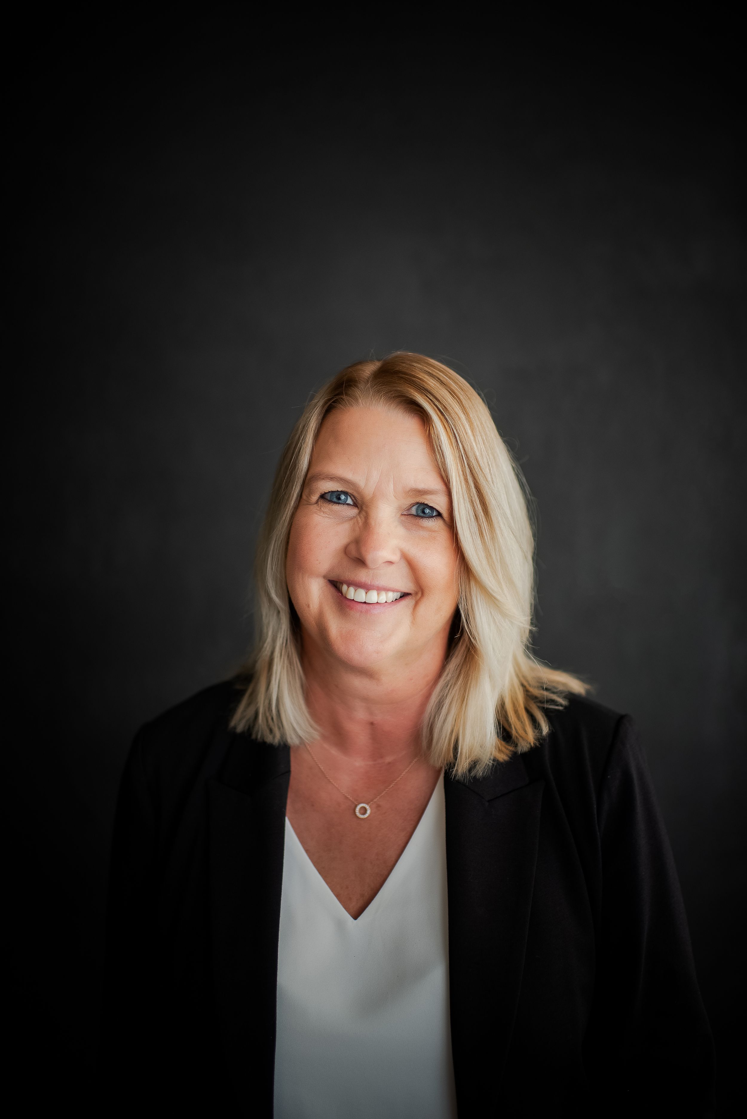 Headshot. Serving Southeast Iowa, Northeast Missouri and surrounding areas with photography needs.