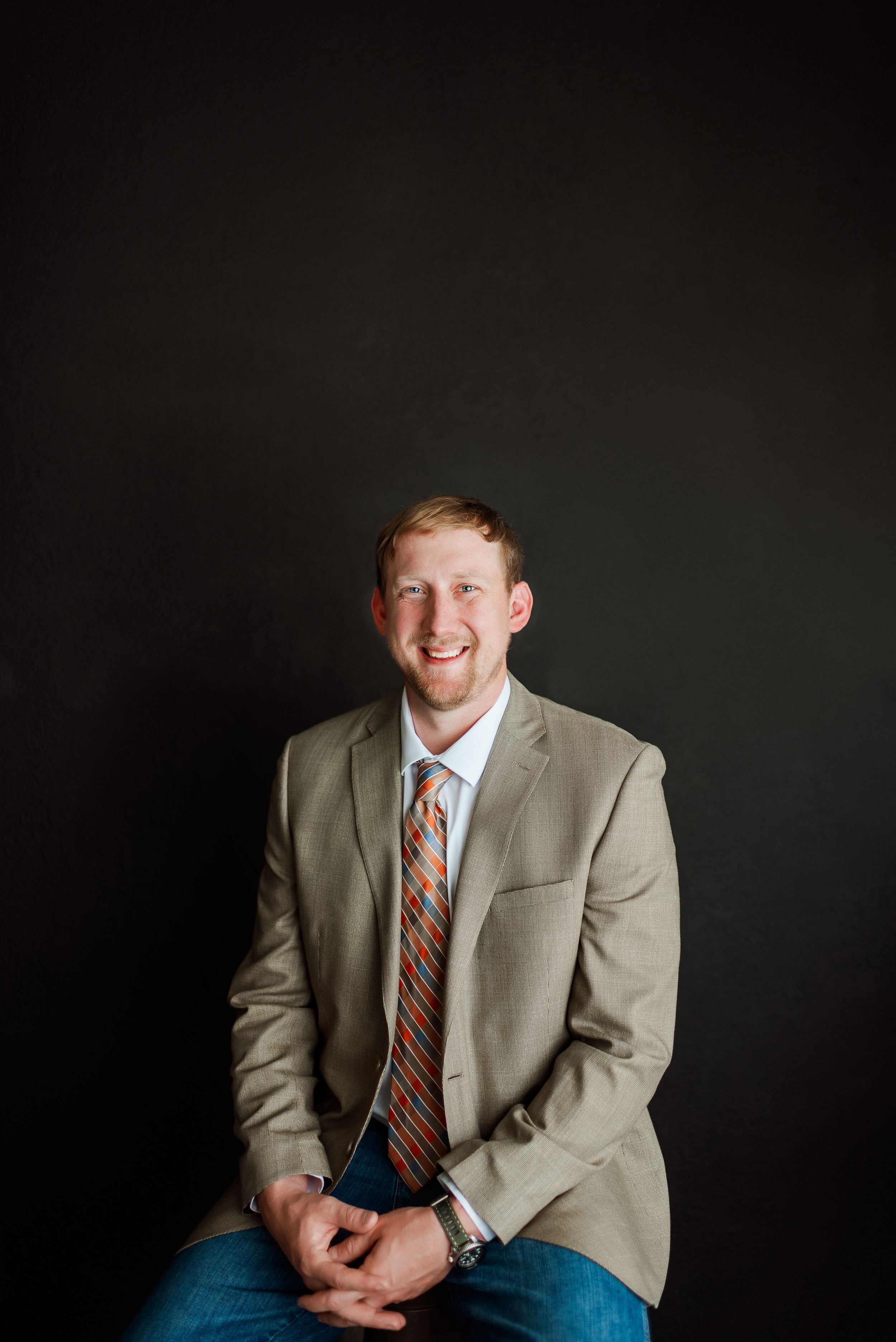 Headshot. Serving Southeast Iowa, Northeast Missouri and surrounding areas with photography needs.
