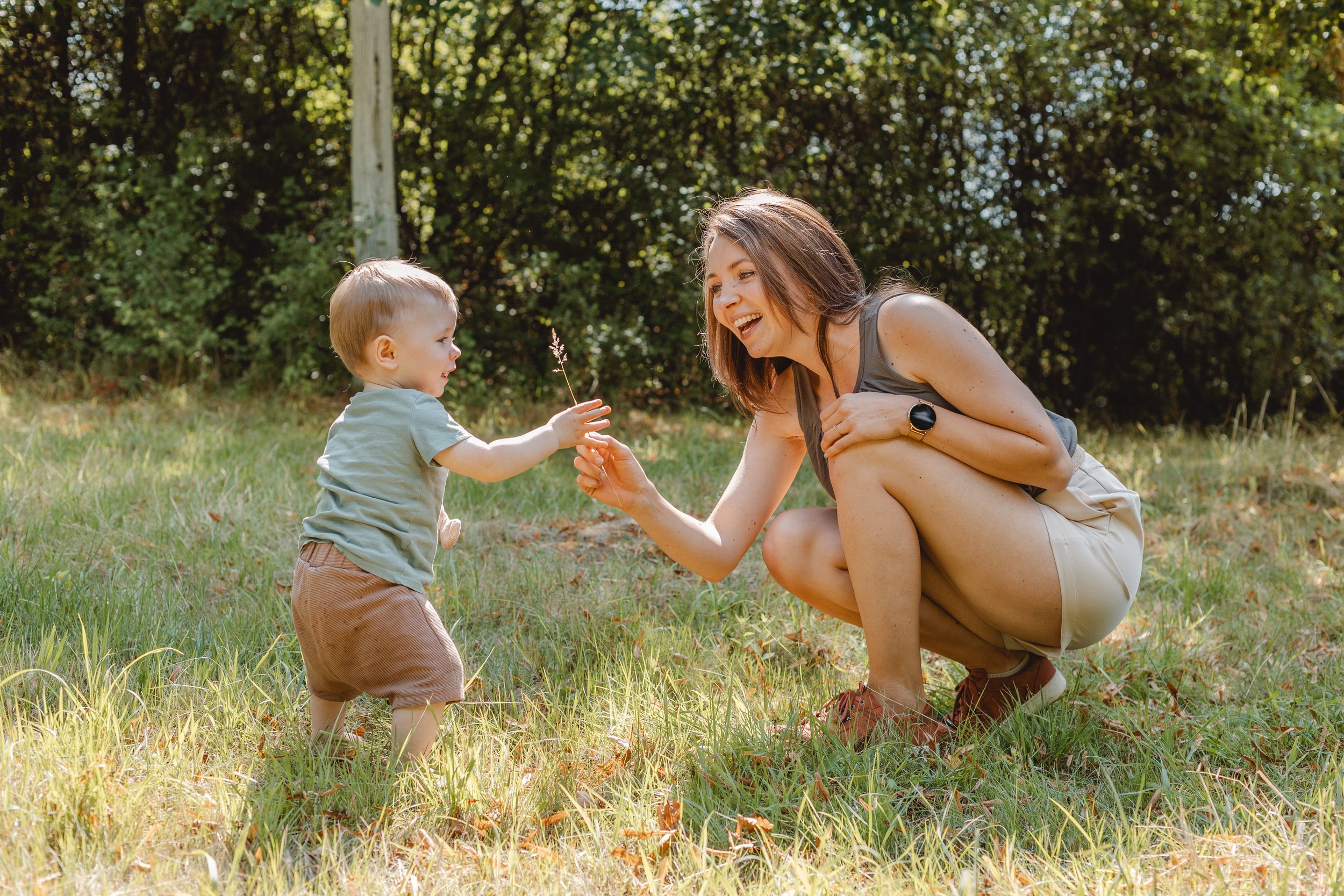 Authentisches Familienshooting in Grimma und Leipzig – lebendige, warme Familienmomente.
