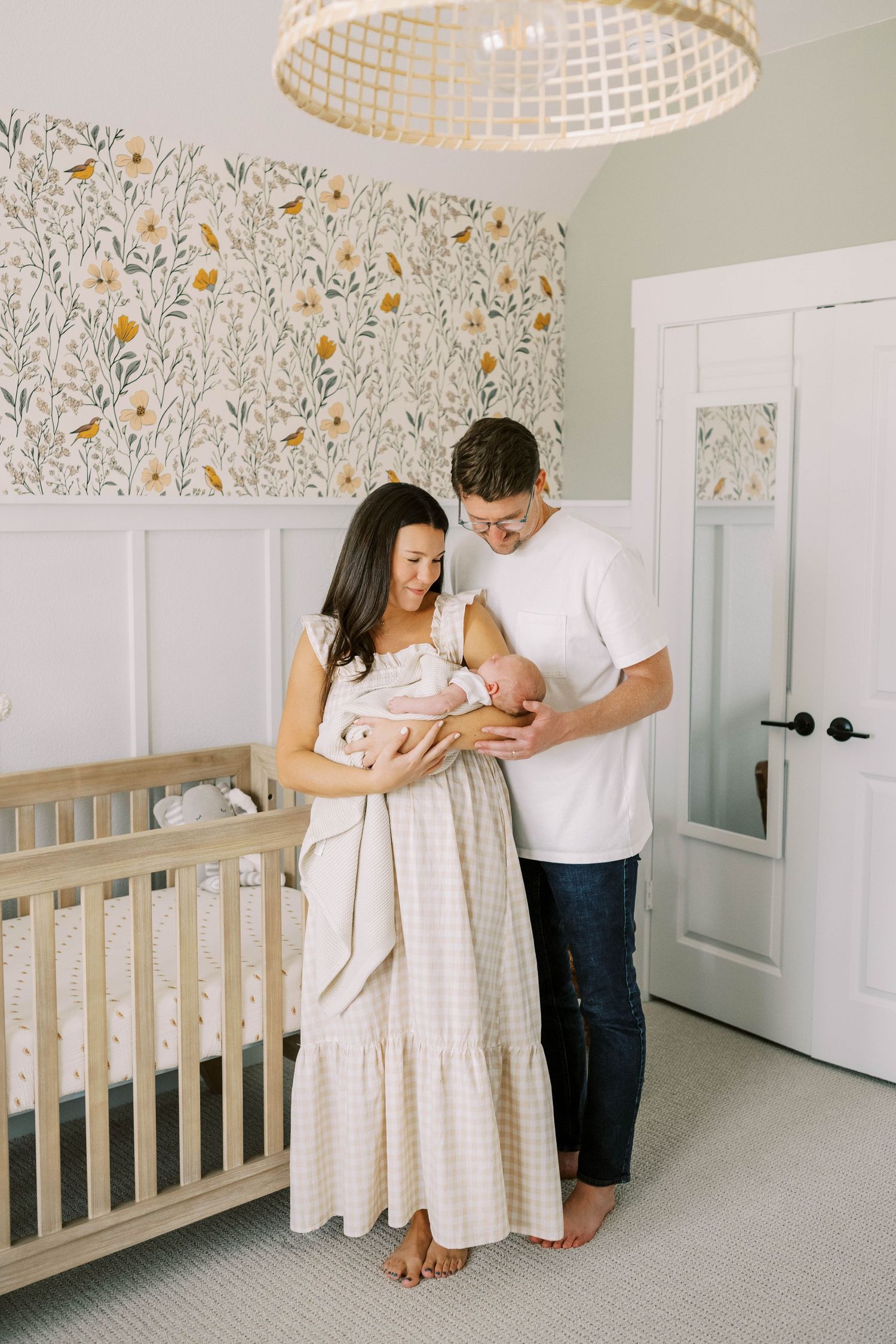 Natural newborn photography session in Frisco Texas with new parents