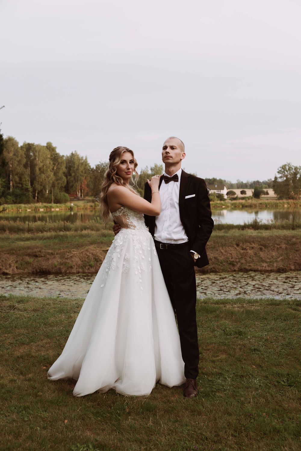 Emocjonalne zdjęcia ślubne w plenerze, Mazowieckie